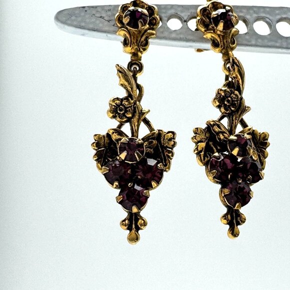 Avon Gold-Tone Dangle Drop Earrings Purple Rhinestones Grape Motif Vtg MCM - Picture 7 of 10